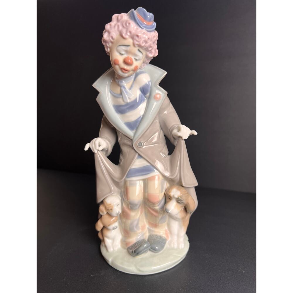 Lladro "Surprise" Clown with Puppies Porcelain Figurine #5901 - Retired